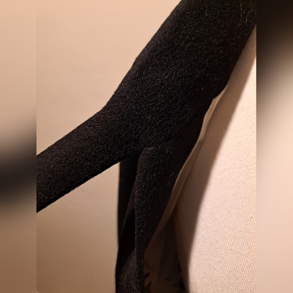 Vintage cashmere cape with fow fur trim✨️🫢🫨 - Picture 2 of 10